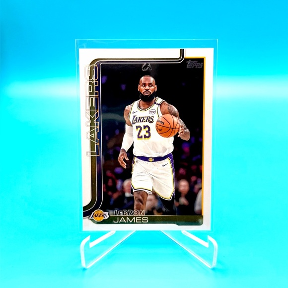 2025 Topps 🔥LeBron James St. James "DOUBLE ERROR" Blue Back + Halo🔥SSP #150 - Picture 4 of 8